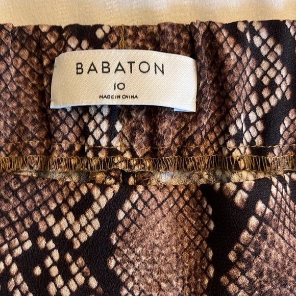 Babaton Atelier Aritzia
Conan Snake
Print Cropped Pull On Pants
Size 10, office - Picture 7 of 12